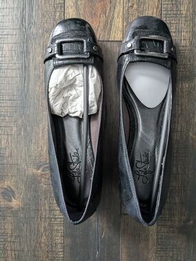 Life Stride Black Buckle-Accent Women's Flats